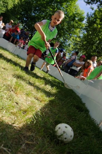 Podczas pikniku rozegraliśmy mnóstwo turniejów w unihokeja.