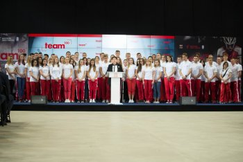 W uroczystej inauguracji Programu team100 wzięła udział Premier RP Beata Szydło