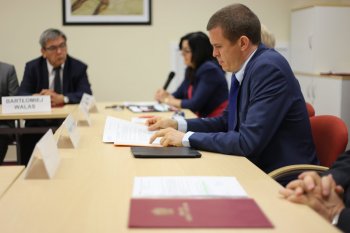 Minister Sportu i Turystyki Witold Bańka wręczył nominacje części spośród kandydatów na członków Społecznej Rady Turystyki