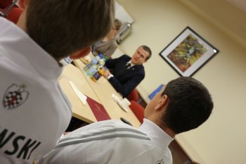 Minister Witold Bańka spotkał się z brązowymi medalistami Drużynowych Mistrzostw Świata w Szachach