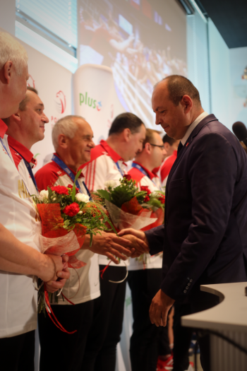 3 lipca 2017 roku w siedzibie PKOl odbyło się uroczyste powitanie młodych Mistrzów. W uroczystości wziął udział minister Witold Bańka, który pogratulował zawodnikom sukcesu.