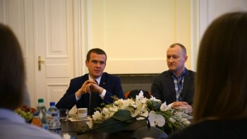 Zdjęcie ze spotkania z medalistami Mistrzostw Świata Seniorów w wioślarstwie