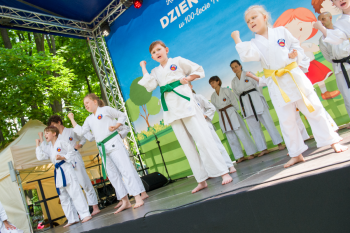 Dzień Dziecka w ogrodach Kancelarii Prezesa Rady Ministrów

Fot. Michał Szypliński