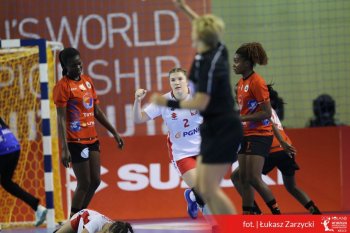 zawodniczki na boisku