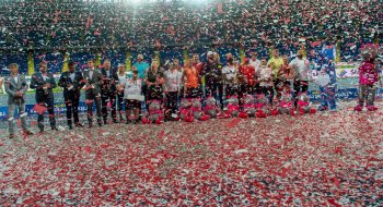 Memorial_Kamili_Skolimowskiej_fot__Tomasz_Kasjaniuk_-_zdjecie_grupowe_2