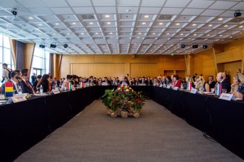 reprezentanci_krajow_przeprowadzajacy_obrady