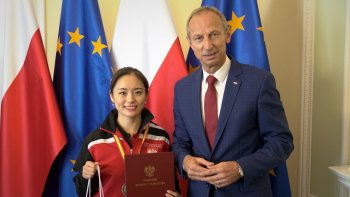 wiceminister Widera i zawodniczka Li Qian