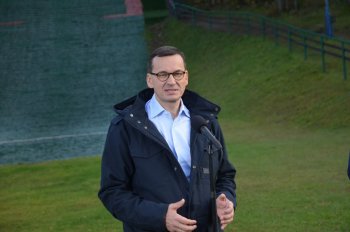 premier Mateusz Morawiecki podczas briefingu