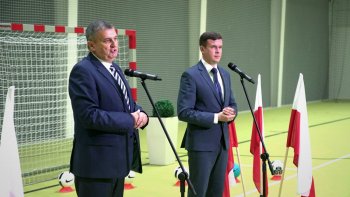 Na zdjęciu, podczas przemówienia, Minister Witold Bańka oraz Wójt Gminy Raszyn Andrzej Zaręba.