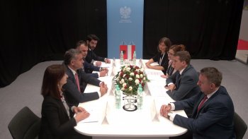 Minister Witold Bańka podczas World Travel Show 2018.