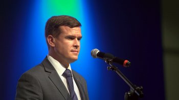 Minister Witold Bańka podczas World Travel Show 2018.