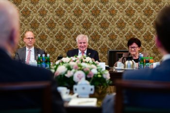 Kancelaria Prezesa Rady Ministrów. Na zdjęciu Horst Seehofer, Minister Spraw Wewnętrznych i Budownictwa odpowiedzialny za sport.