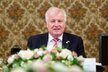 Kancelaria Prezesa Rady Ministrów. Na zdjęciu Horst Seehofer, Minister Spraw Wewnętrznych i Budownictwa odpowiedzialny za sport.