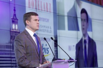 Na zdjęciu Minister Sportu i Turystyki podczas wystąpienia na konferencji.