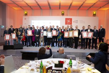 Gala_Certyfikatow_POT_2018_Wszyscy_Laureaci_z_nagrodami.jpg