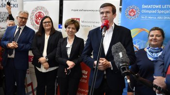 Zawodników powitał minister Witold Bańka. 

Fot. Adam Nurkiewicz