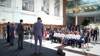 W konferencji uczestniczyli: Minister Sportu i Turystyki Witold Bańka, Prezes Zarządu PKN ORLEN Daniel Obajtek, Czesław Lang oraz Agata Lang.