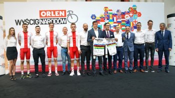 W konferencji uczestniczyli: Minister Sportu i Turystyki Witold Bańka, Prezes Zarządu PKN ORLEN Daniel Obajtek, Czesław Lang oraz Agata Lang.