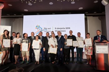 „Na wsi najlepiej - 12 dobrych praktyk w turystyce wiejskiej” - wręczenie nagród.
Fot. POT