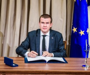 photo of the Minister of Sport and Tourism
